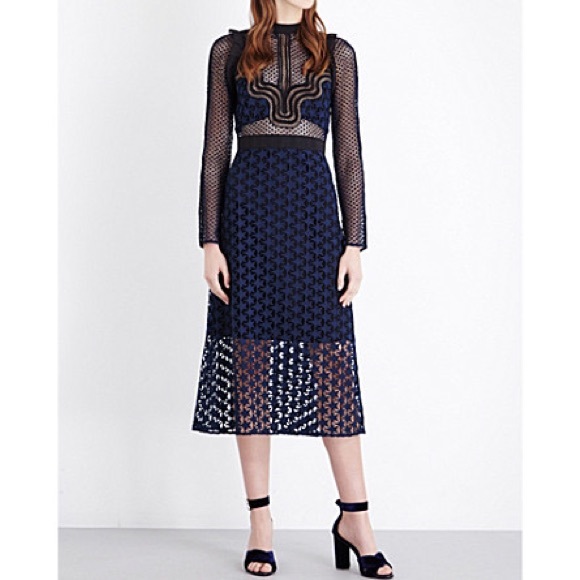 Self-Portrait: Stars Lace Long-Sleeve Midi Dress in Navy Blue (ASO Paris Hilton) - Picture 10 of 10